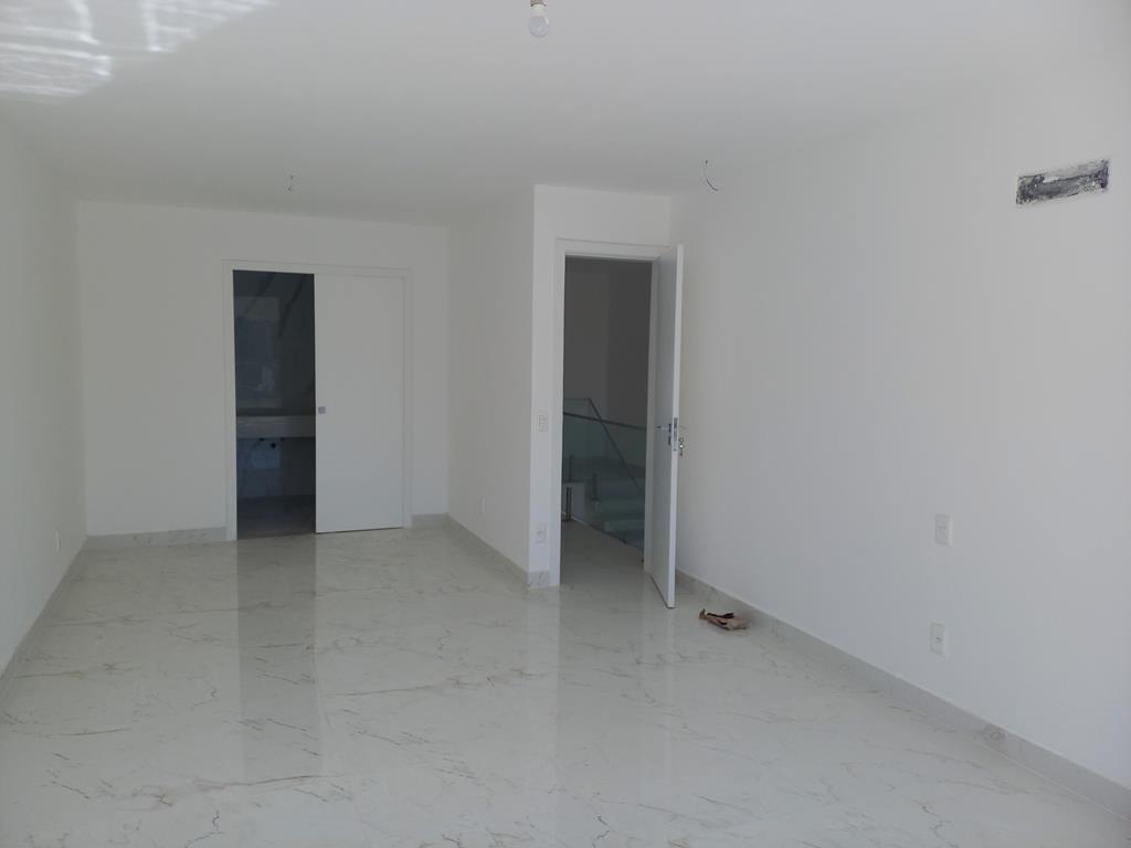 Imagem Casa com 4 Quartos à Venda, 214 m²em Itaipu - Niterói
