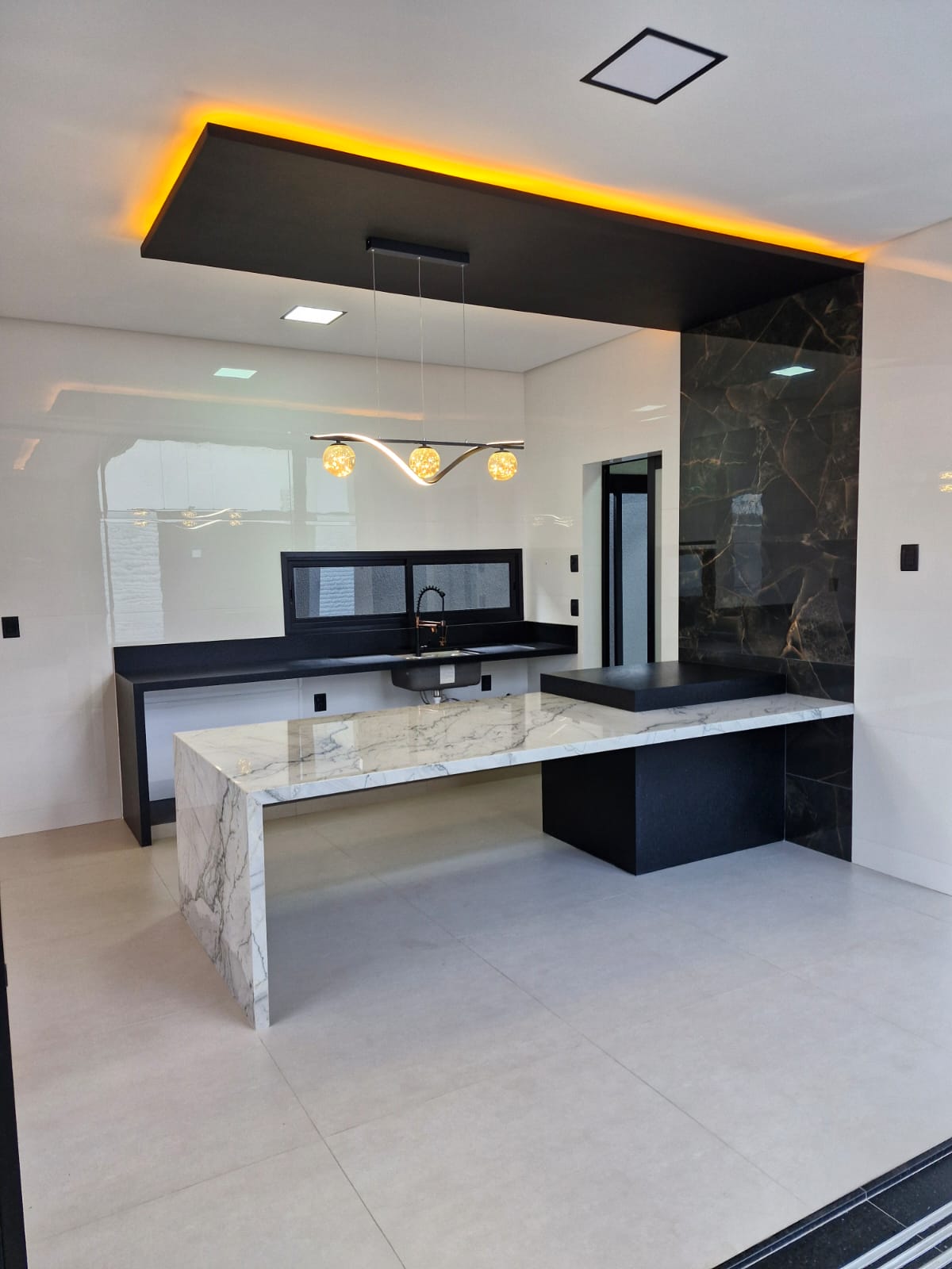 Imagem Casa com 4 Quartos à Venda, 236 m² em Moinho dos Ventos - Goiânia