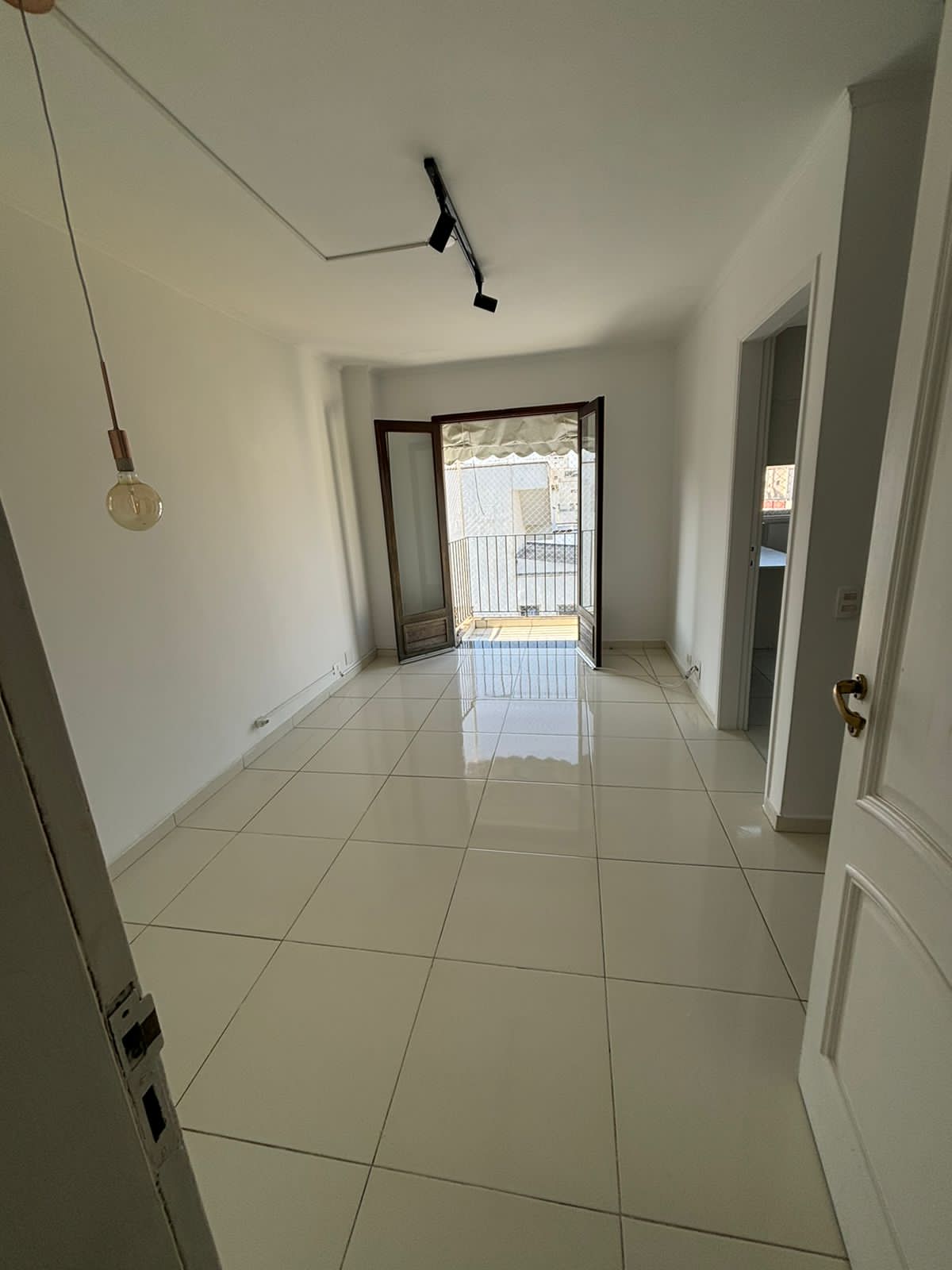 Imagem Apartamento com 1 Quarto para Alugar, 100 m²em Planalto Paulista - São Paulo