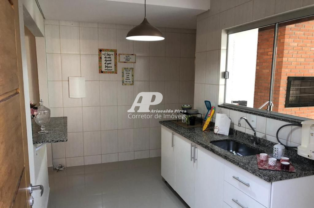 Imagem Sobrado com 4 Quartos à Venda, 176 m²em Neves - Ponta Grossa