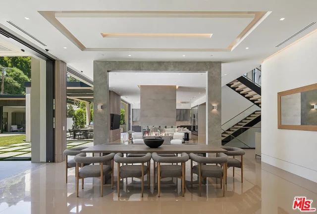 Imagem Casa de Condomínio com 7 Quartos à Venda, 982 m²em Alphaville Residencial Um - Barueri