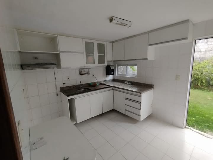 Imagem Casa de Condomínio com 3 Quartos para Alugar, 200 m²em Vila de Abrantes (Abrantes) - Camaçari Imagem Casa de Condomínio com 3 Quartos para Alugar, 200 m²em Vila de Abrantes (Abrantes) - Camaçari
