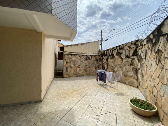 Imagem Sobrado com 4 Quartos à Venda, 209 m²em Setor Bela Vista - Goiânia