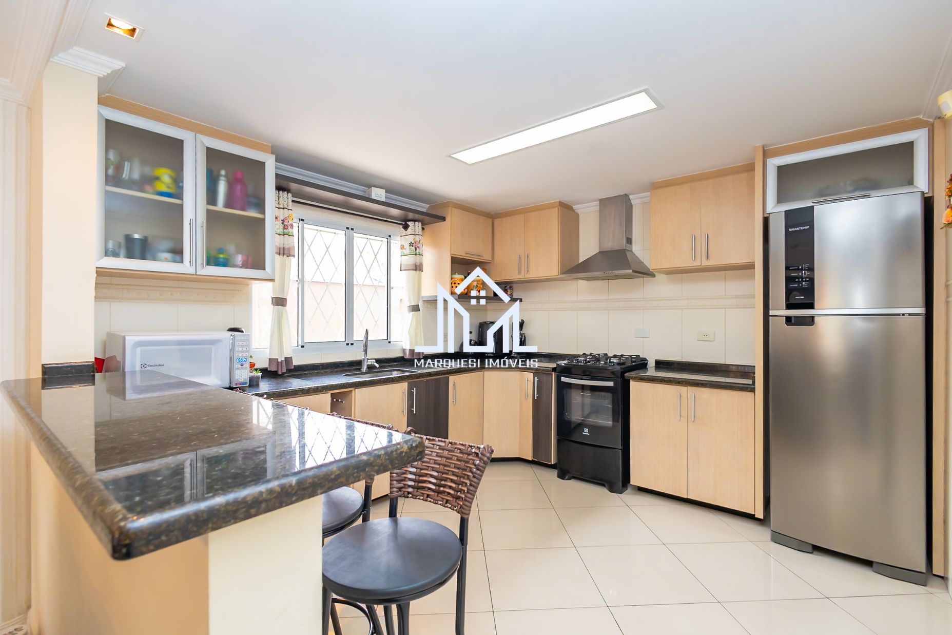 Imagem Sobrado com 3 Quartos à Venda, 172 m² em Santa Felicidade - Curitiba