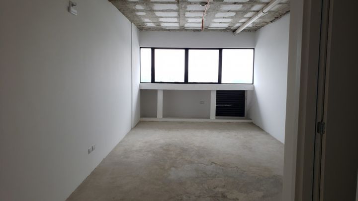 Imagem Sala Comercial para Alugar, 30 m² em Capão Raso - Curitiba Imagem Sala Comercial para Alugar, 30 m² em Capão Raso - Curitiba