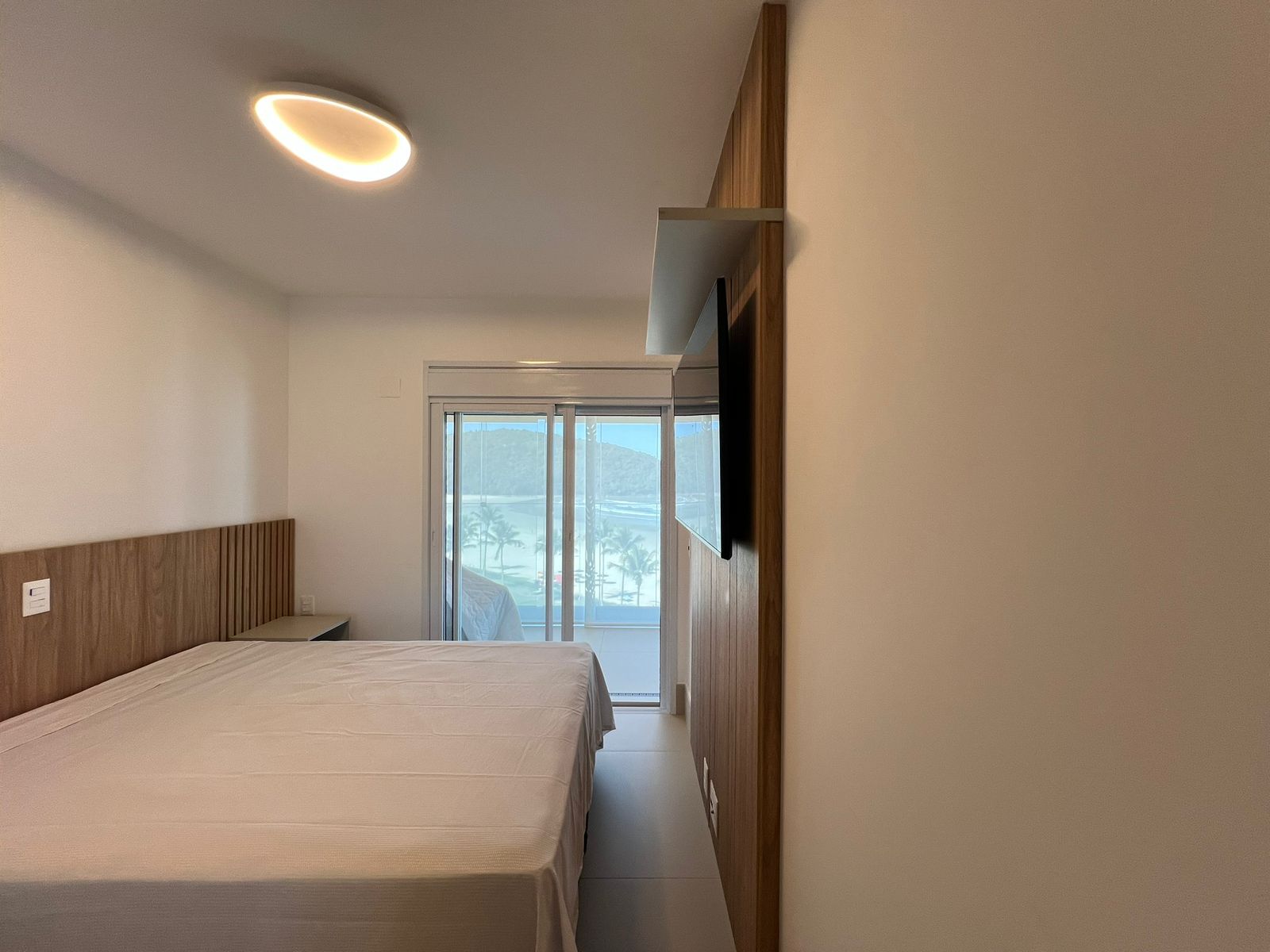 Imagem Apartamento com 4 Quartos para Temporada, 141 m² em Riviera - Bertioga Imagem Apartamento com 4 Quartos para Temporada, 141 m² em Riviera - Bertioga