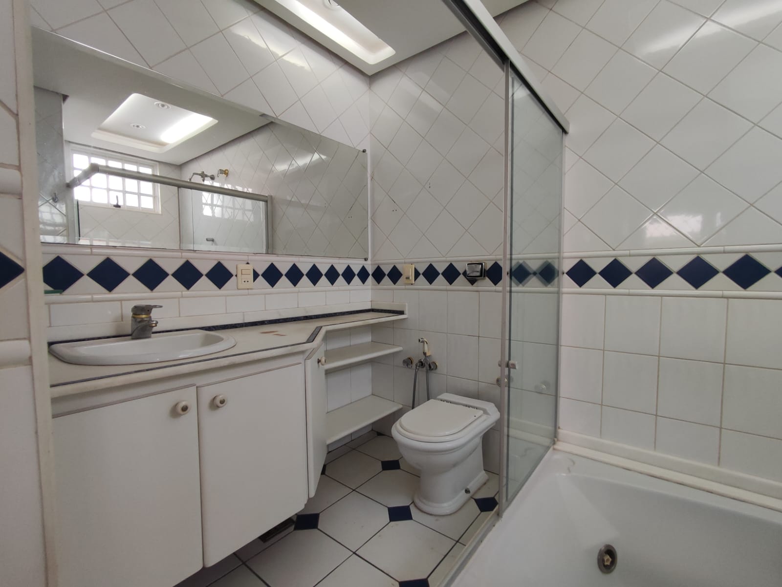 Imagem Casa de Condomínio com 3 Quartos à Venda, 244 m²em Parque Taquaral - Campinas Imagem Casa de Condomínio com 3 Quartos à Venda, 244 m²em Parque Taquaral - Campinas
