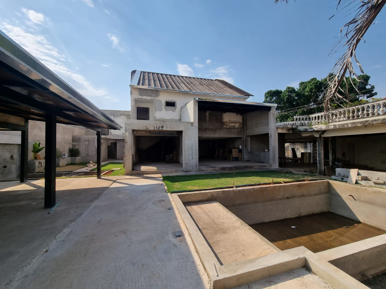 Sobrado com 5 Quartos à Venda, 877 m² em Setor Jaó - Goiânia