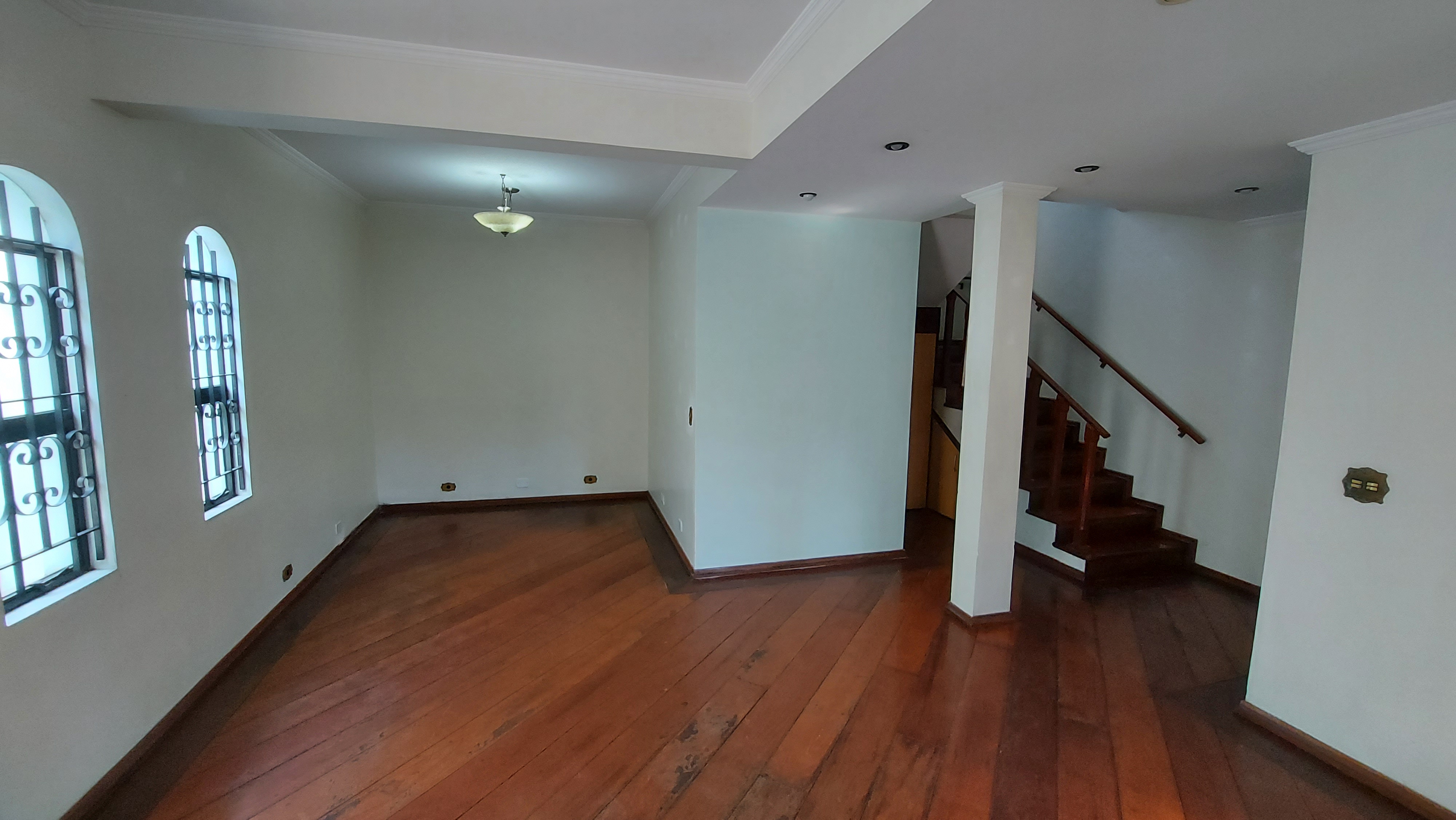 Sobrado com 4 Quartos à Venda, 193 m²em Vila Guarani (Z Sul) - São Paulo