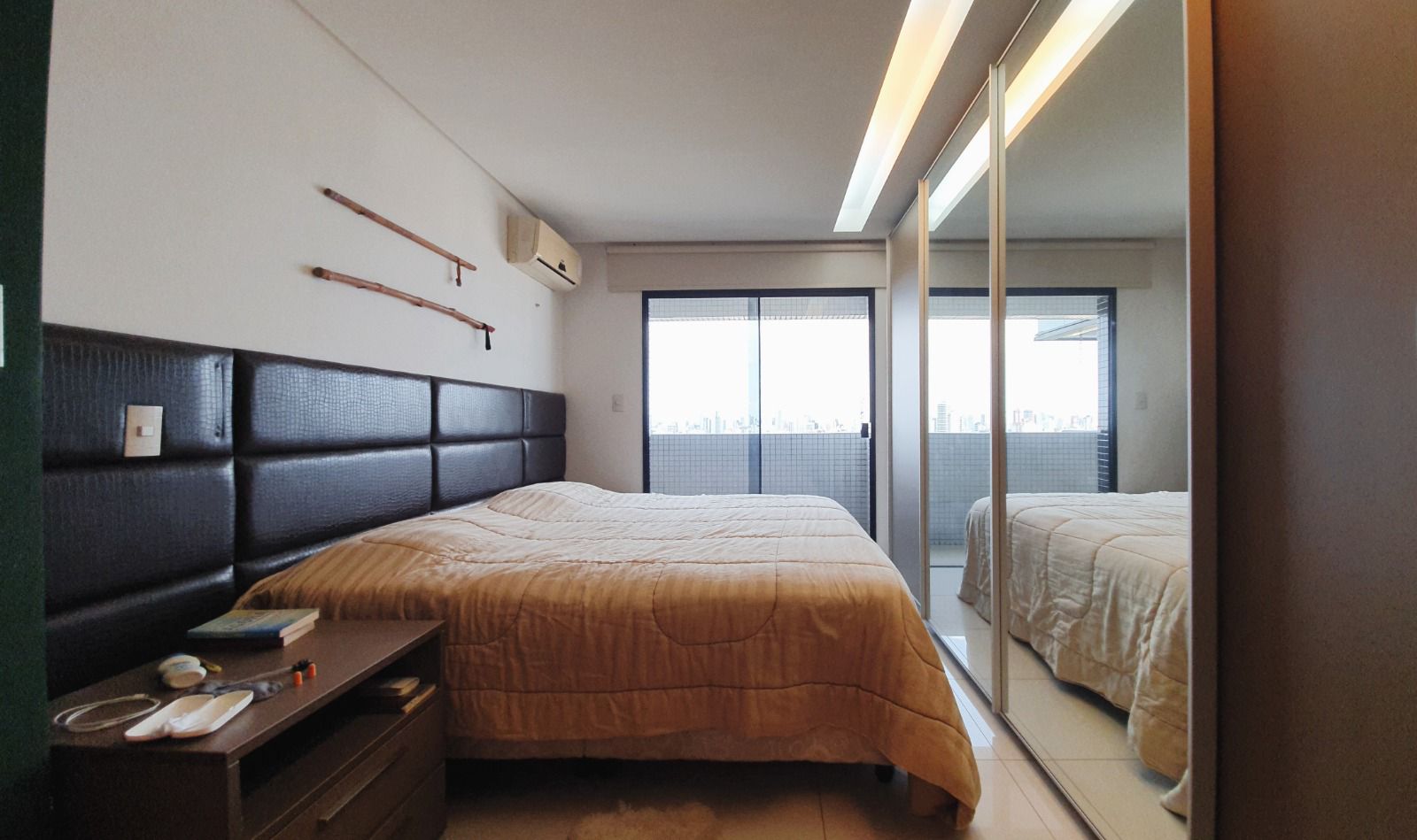Imagem Apartamento com 4 Quartos à Venda, 178 m²em Batista Campos - Belém
