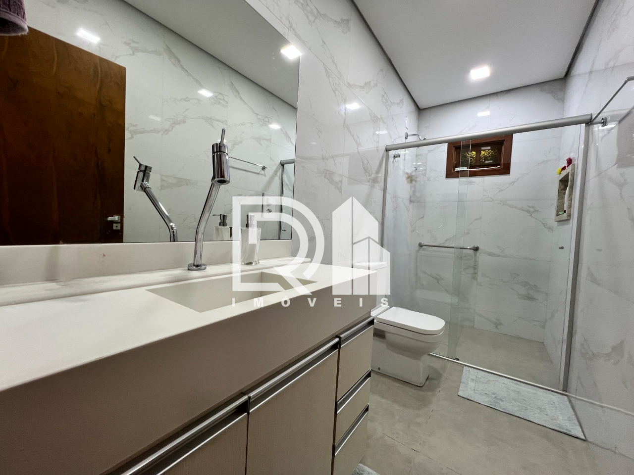 Imagem Casa com 3 Quartos à Venda, 400 m² em OLHOS D'ÁGUA - Alexânia Imagem Casa com 3 Quartos à Venda, 400 m² em OLHOS D'ÁGUA - Alexânia