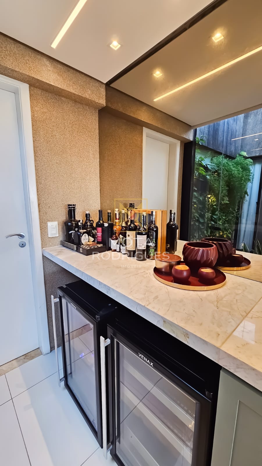 Imagem Apartamento com 3 Quartos à Venda, 220 m² em Dionisio Torres - Fortaleza Imagem Apartamento com 3 Quartos à Venda, 220 m² em Dionisio Torres - Fortaleza