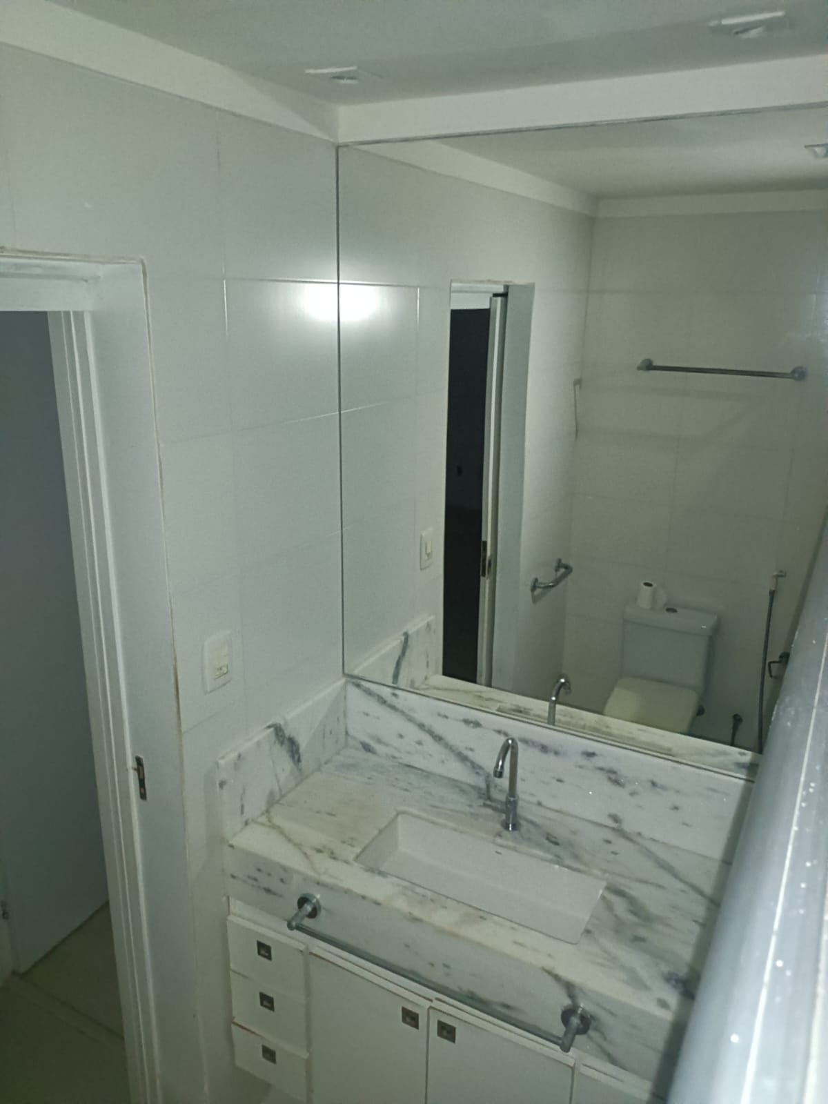 Imagem Apartamento com 2 Quartos à Venda, 81 m²em Jardim Armação - Salvador
