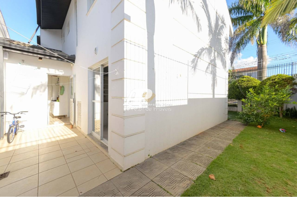 Imagem Sobrado com 3 Quartos à Venda, 111 m²em Estrela - Ponta Grossa