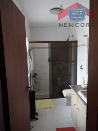 Imagem Casa com 4 Quartos à Venda, 315 m² em Centro - Pelotas