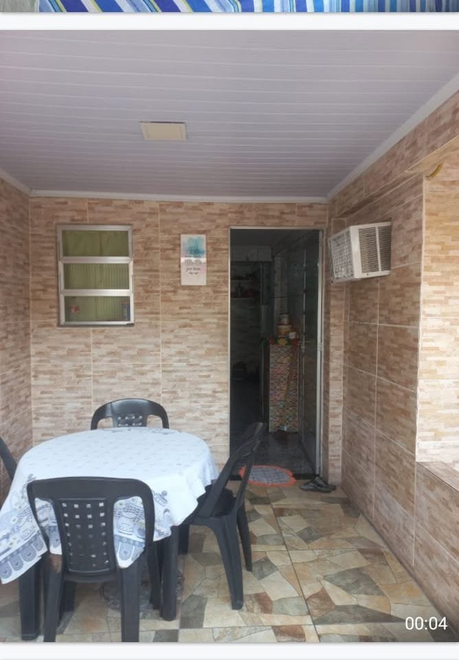 Imagem Casa com 3 Quartos à Venda, 200 m² em Bangu - Rio de Janeiro Imagem Casa com 3 Quartos à Venda, 200 m² em Bangu - Rio de Janeiro