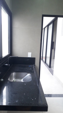 Imagem Casa com 3 Quartos à Venda,  em Aclimação - Uberlândia