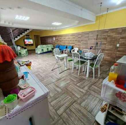 Imagem Sobrado com 5 Quartos à Venda, em Jardim Roberto - Osasco Imagem Sobrado com 5 Quartos à Venda, em Jardim Roberto - Osasco