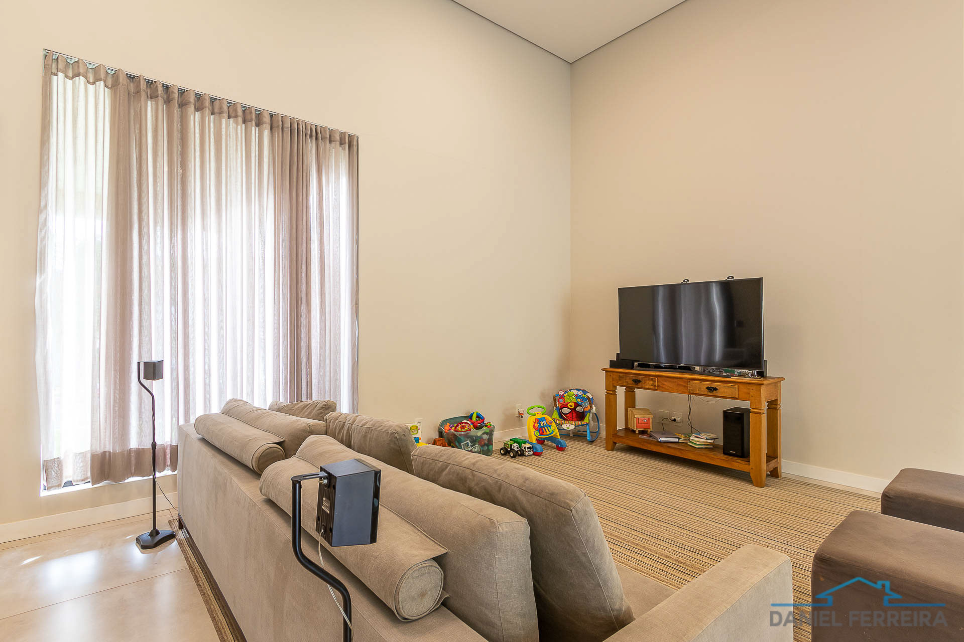 Imagem Casa de Condomínio com 3 Quartos à Venda, 240 m² em Setor Habitacional Tororó (Jardim Botânico) - Brasília