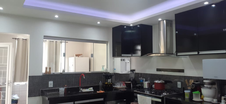 Imagem Sobrado com 4 Quartos à Venda, 300 m²em Morada Nobre - Valparaíso de Goiás Imagem Sobrado com 4 Quartos à Venda, 300 m²em Morada Nobre - Valparaíso de Goiás