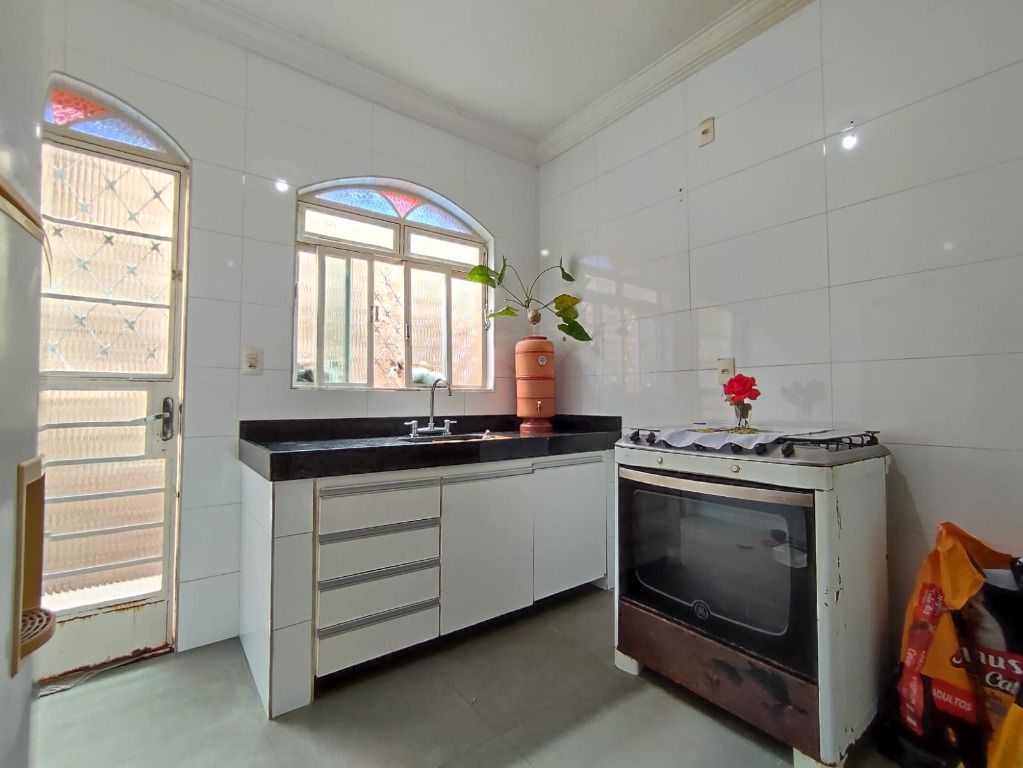 Imagem Casa com 4 Quartos à Venda, 200 m² em São Benedito - Santa Luzia