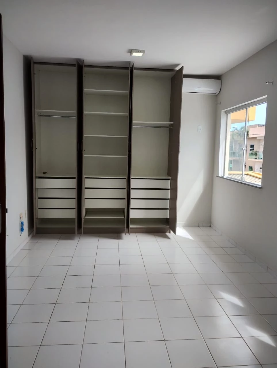 Imagem Casa de Condomínio com 4 Quartos para Alugar, 180 m² em Parque Verde - Belém
