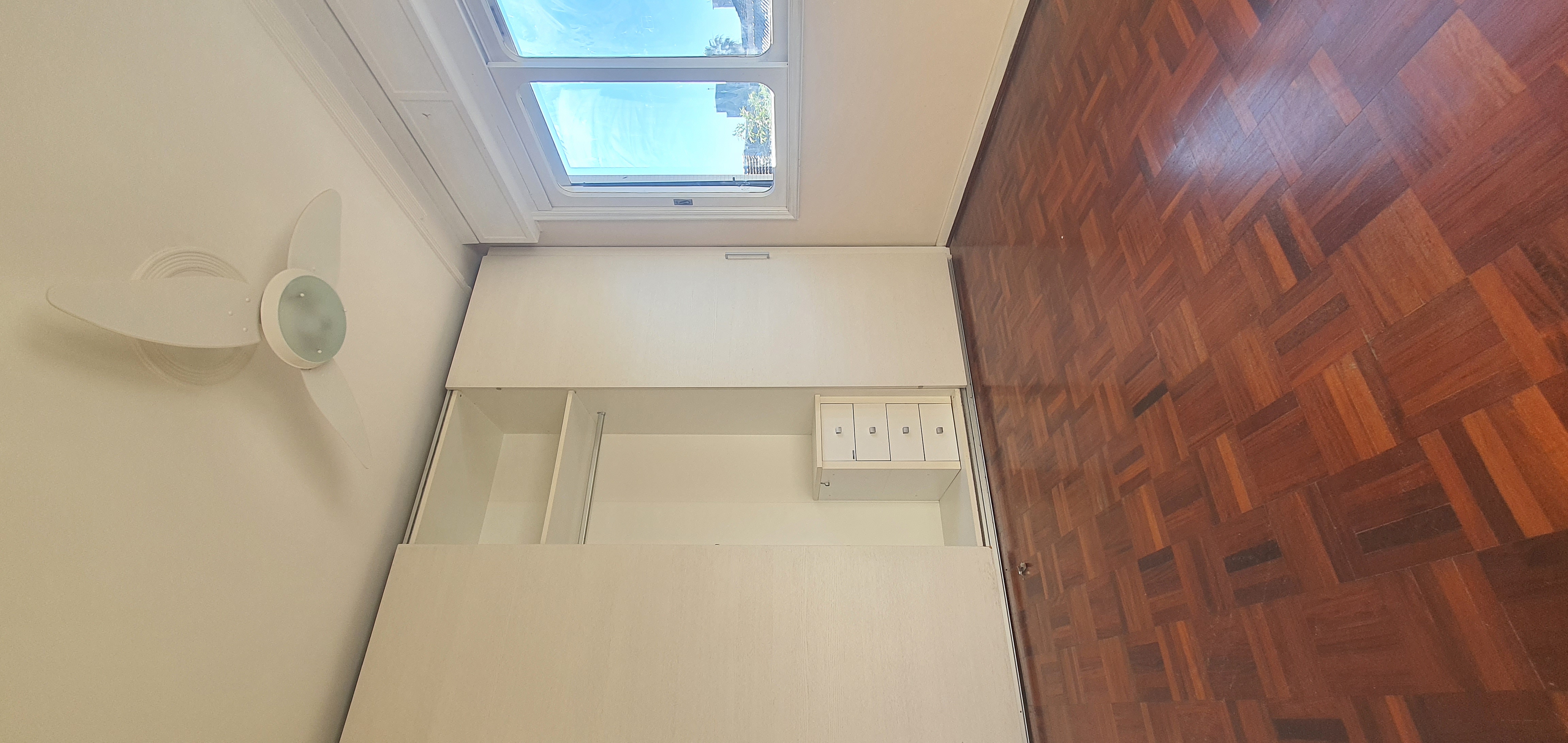 Imagem Apartamento com 2 Quartos à Venda, 90 m²em Menino Deus - Porto Alegre