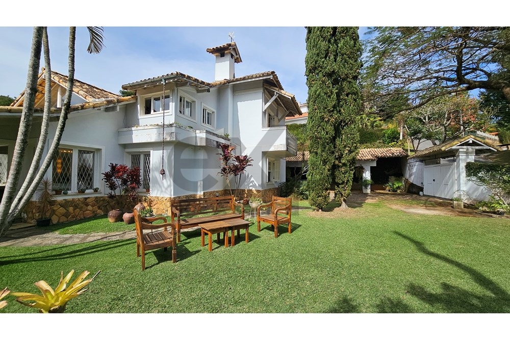 Imagem Casa de Condomínio com 4 Quartos à Venda, 285 m² em Itaipava - Petrópolis