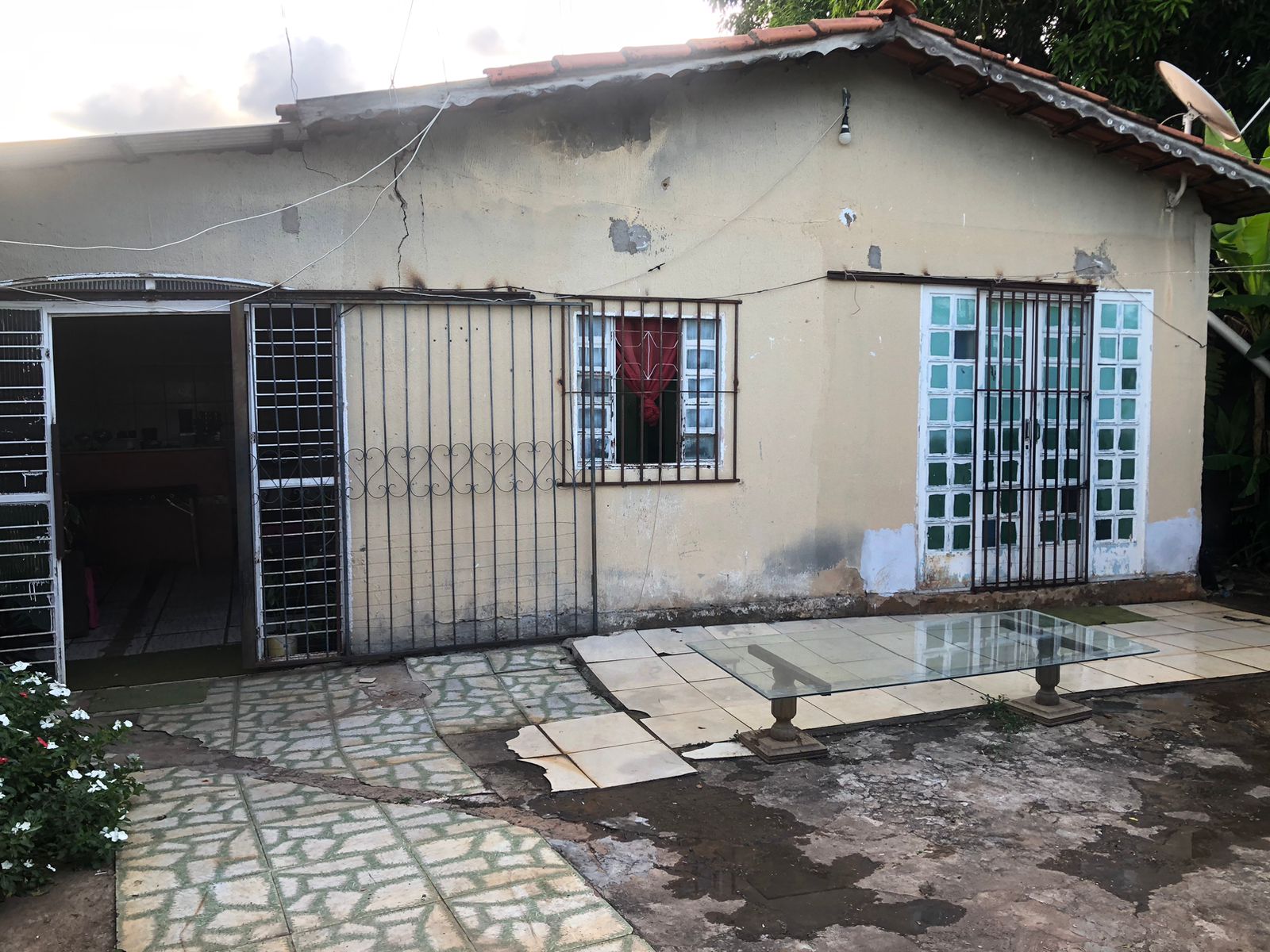 Imagem Casa com 2 Quartos à Venda, 280 m²em Parque Santa Cruz - Goiânia Imagem Casa com 2 Quartos à Venda, 280 m²em Parque Santa Cruz - Goiânia