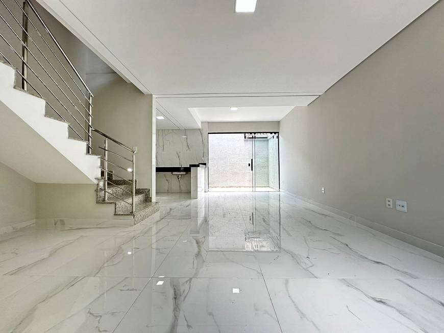 Imagem Casa com 3 Quartos à Venda, 128 m² em Santa Mônica - Belo Horizonte Imagem Casa com 3 Quartos à Venda, 128 m² em Santa Mônica - Belo Horizonte