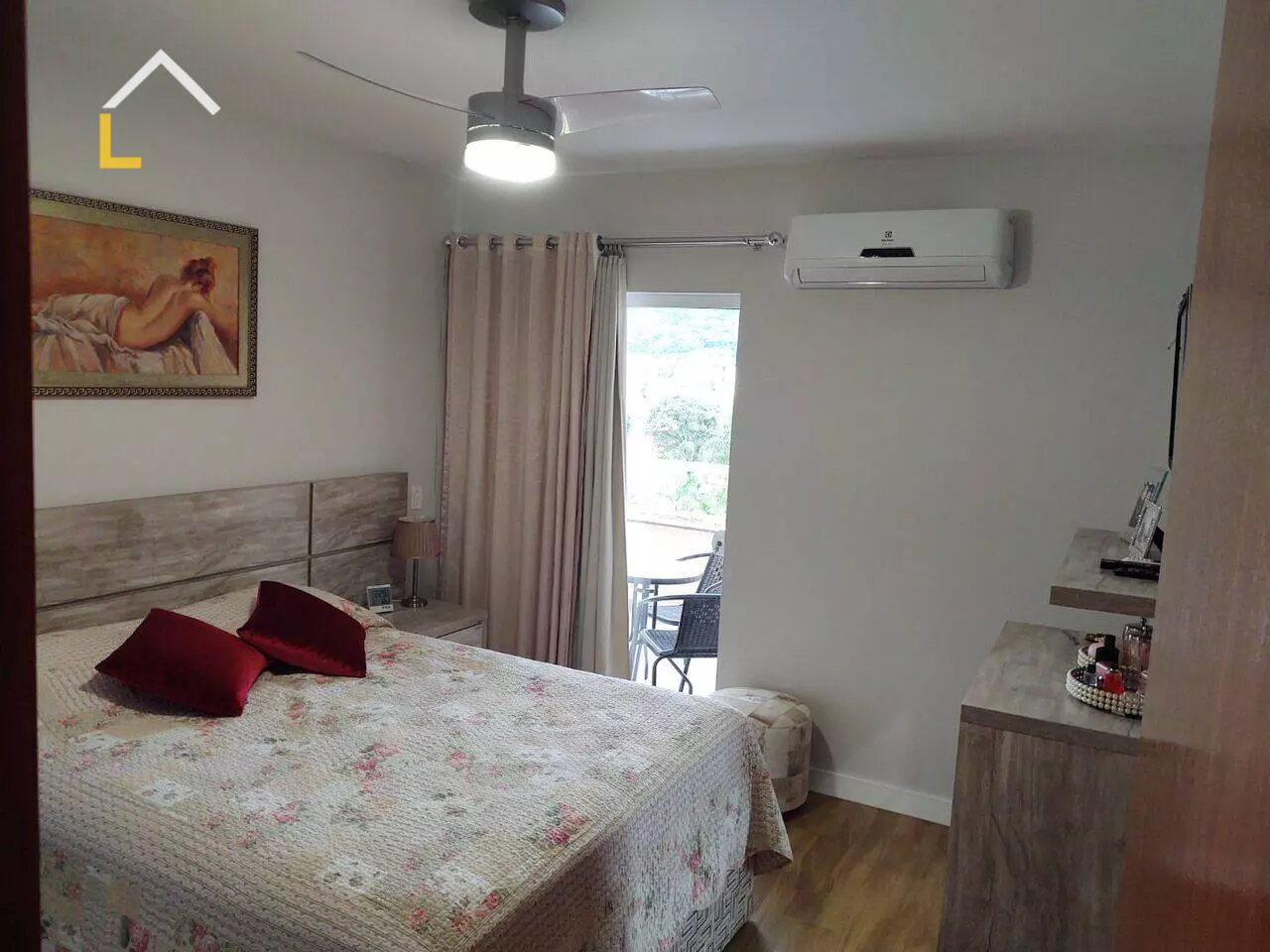 Imagem Cobertura com 3 Quartos à Venda, 118 m²em Iririú - Joinville