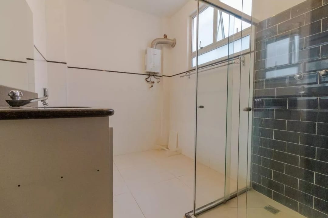 Imagem Apartamento com 2 Quartos à Venda, 92 m²em Copacabana - Rio de Janeiro Imagem Apartamento com 2 Quartos à Venda, 92 m²em Copacabana - Rio de Janeiro