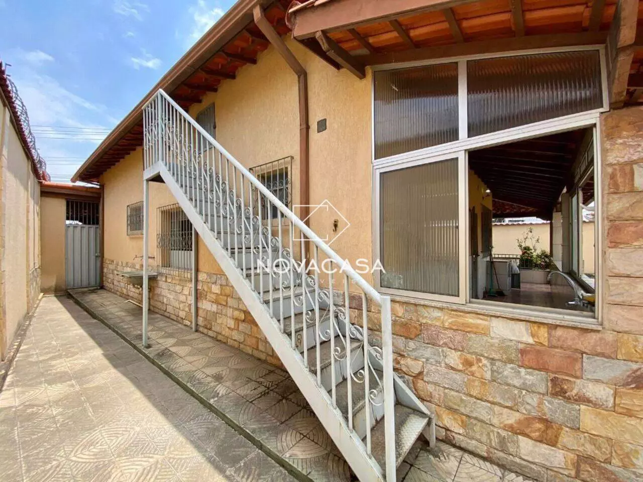 Imagem Casa com 3 Quartos à Venda, 147 m² em Heliópolis - Belo Horizonte
