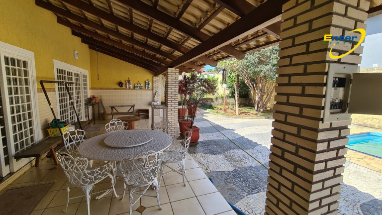 Imagem Casa de Condomínio com 4 Quartos à Venda,  em Joquei clube - Brasilia