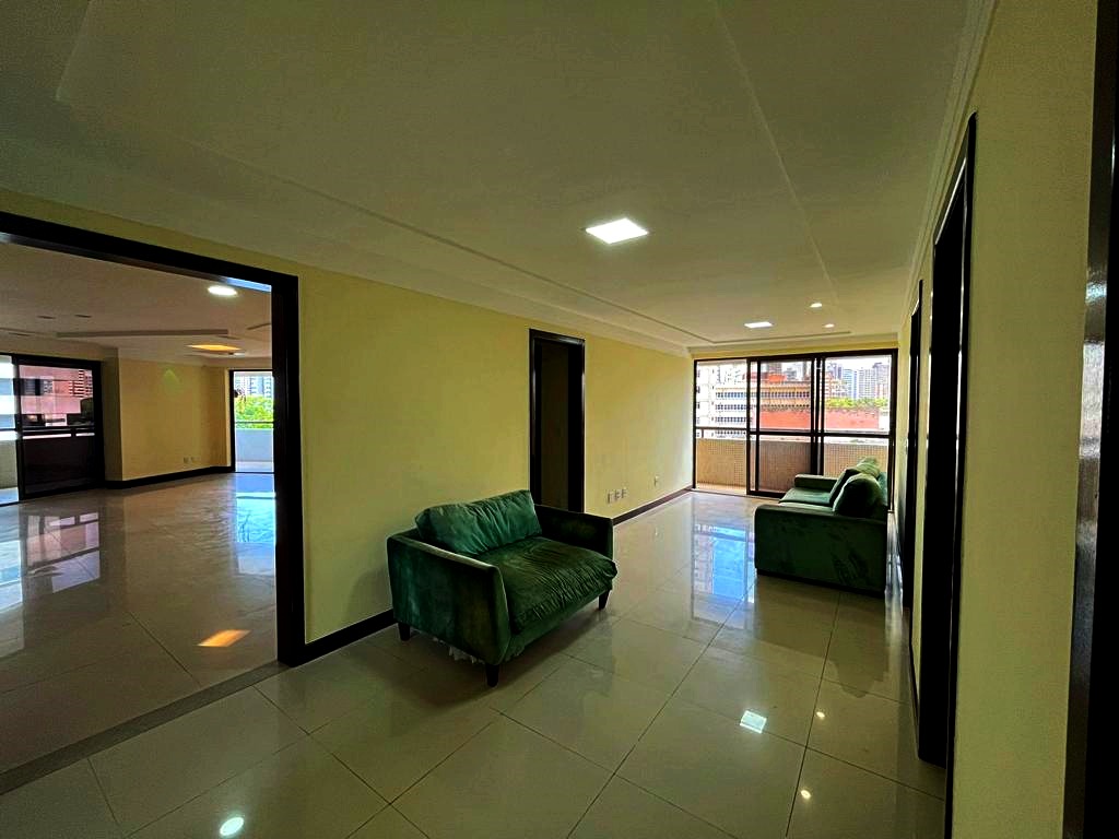 Imagem Apartamento com 4 Quartos à Venda, 266 m²em Nazaré - Belém Imagem Apartamento com 4 Quartos à Venda, 266 m²em Nazaré - Belém