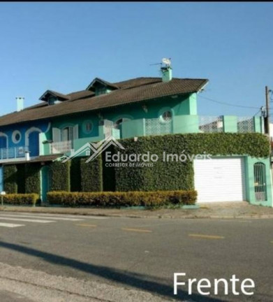 Sobrado com 4 Quartos à Venda, 220 m² em Vila Scarpelli - Santo André