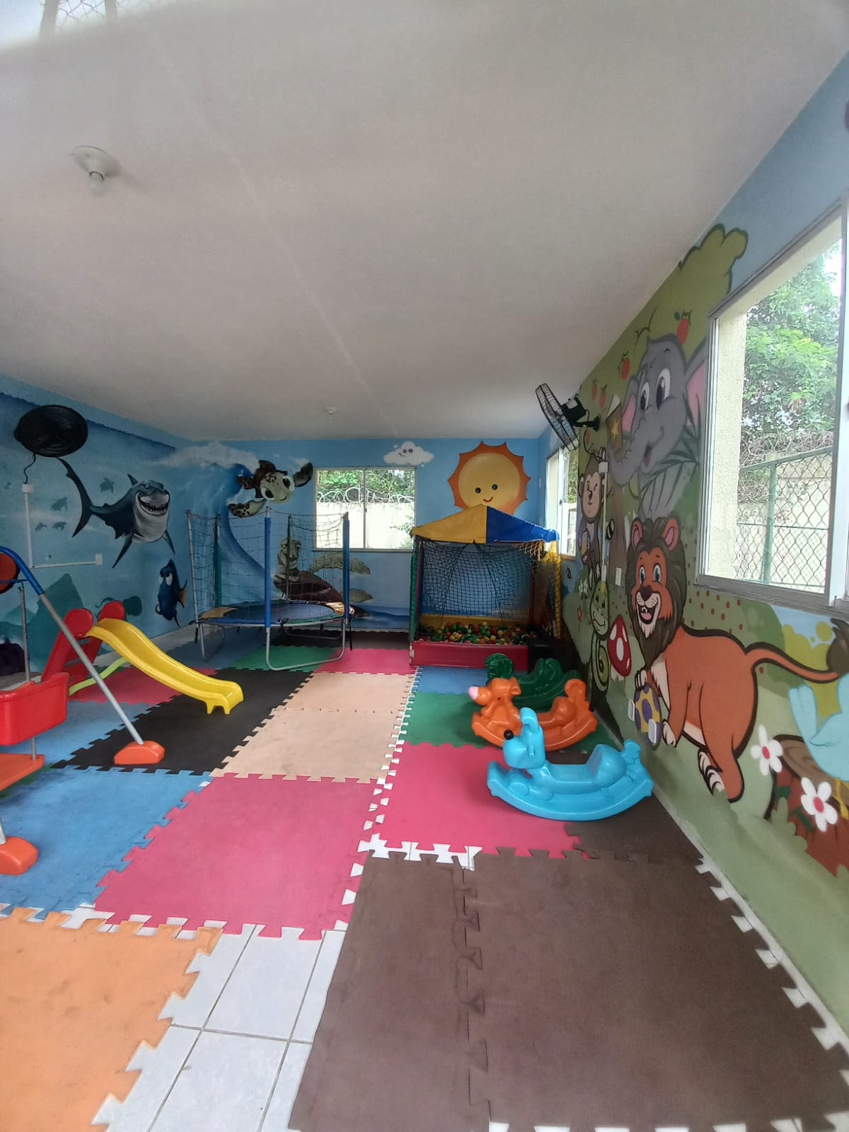 Imagem Apartamento com 2 Quartos à Venda, 45 m² em Inhoaíba - Rio de Janeiro