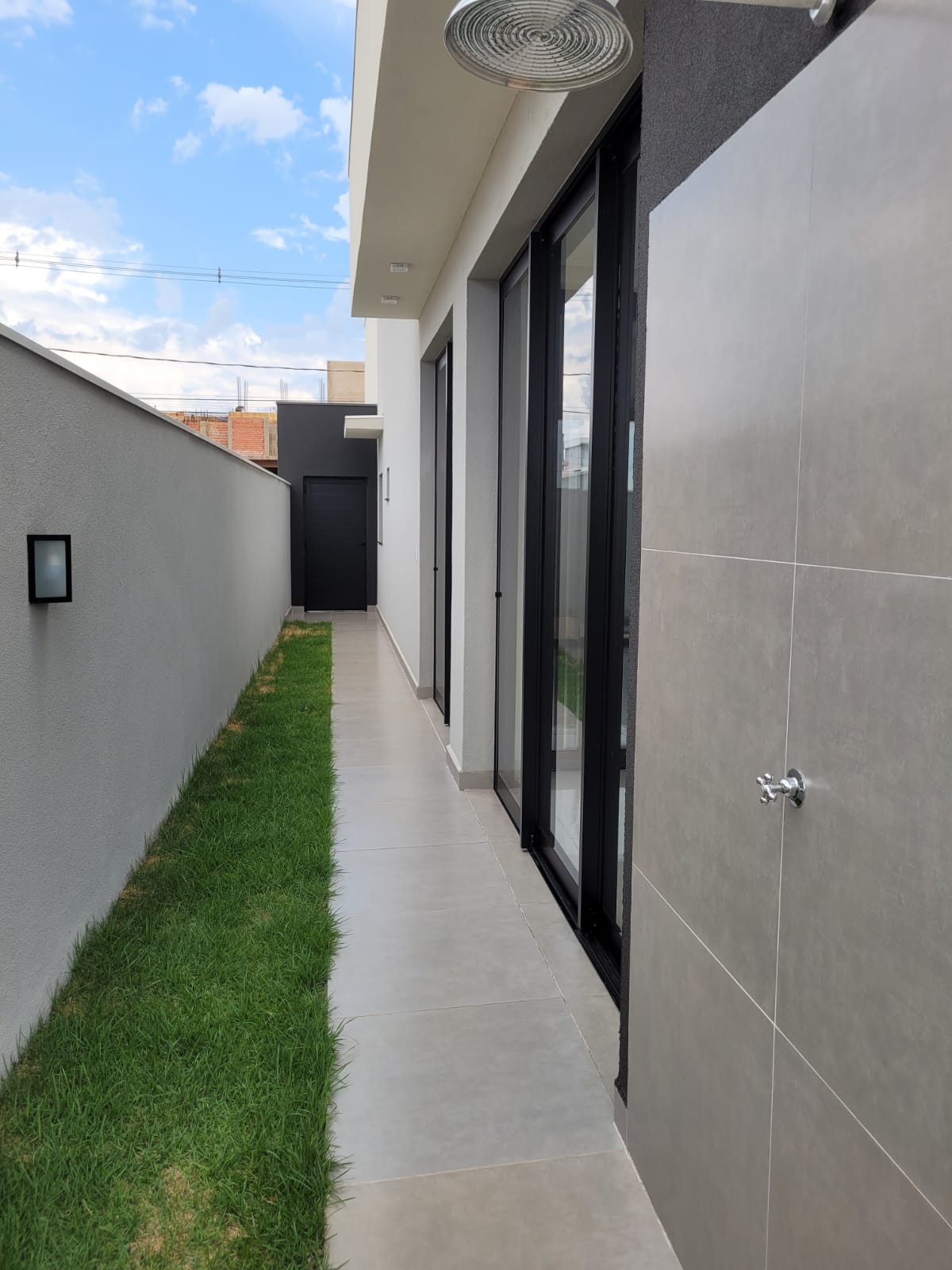 Imagem Casa com 3 Quartos à Venda, 210 m²em Alphaville Campo Grande 3 - Campo Grande Imagem Casa com 3 Quartos à Venda, 210 m²em Alphaville Campo Grande 3 - Campo Grande