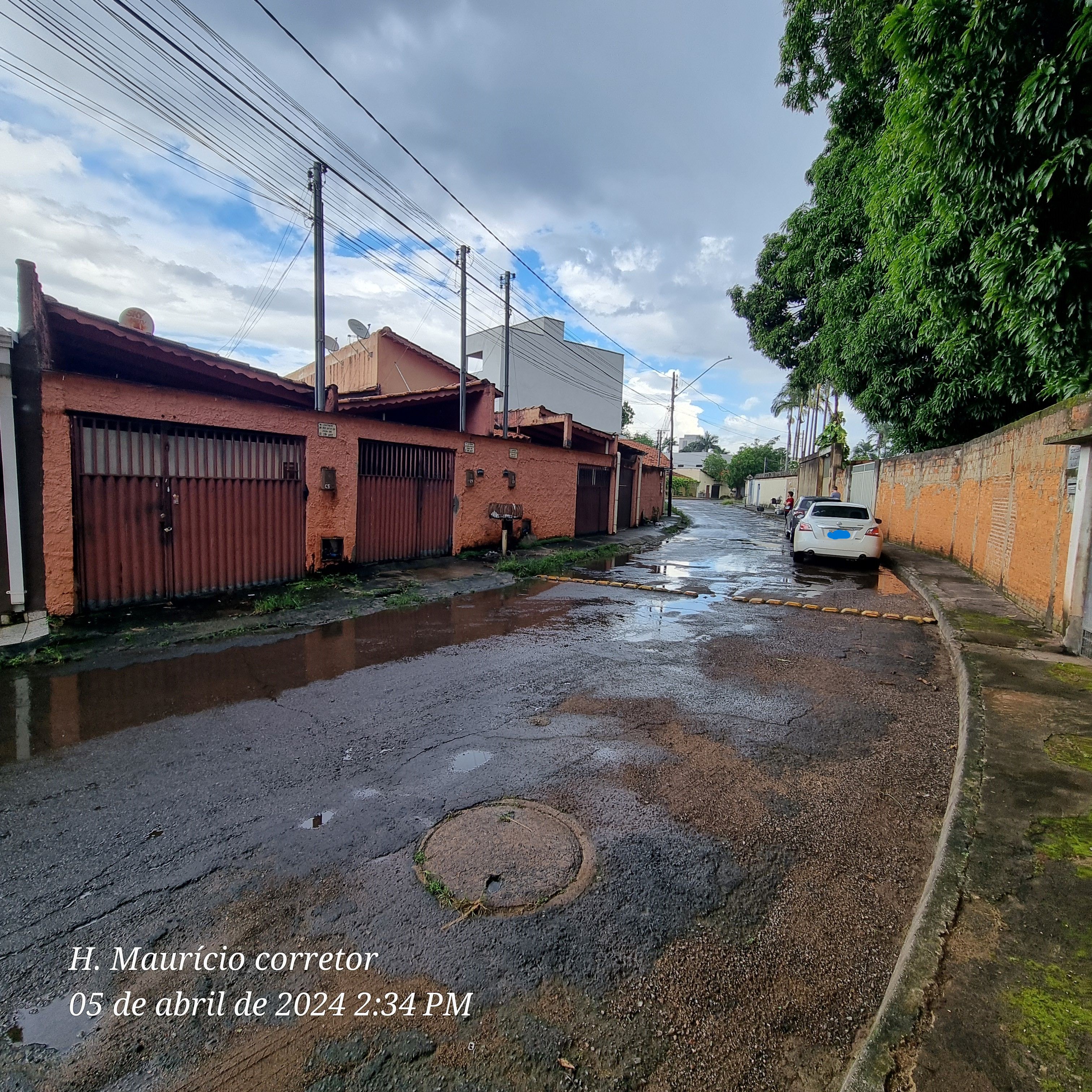 Imagem Casa com 10 Quartos à Venda, 268 m²em Setor São José - Goiânia