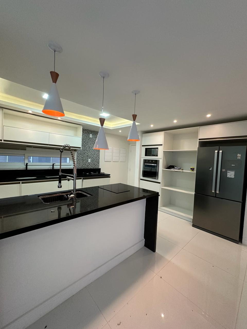 Imagem Casa de Condomínio com 4 Quartos à Venda, 320 m²em Alphaville (Abrantes) - Camaçari