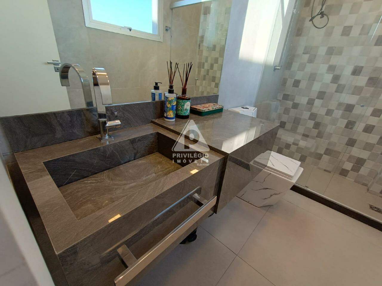 Imagem Cobertura com 4 Quartos à Venda, 260 m²em Copacabana - Rio de Janeiro