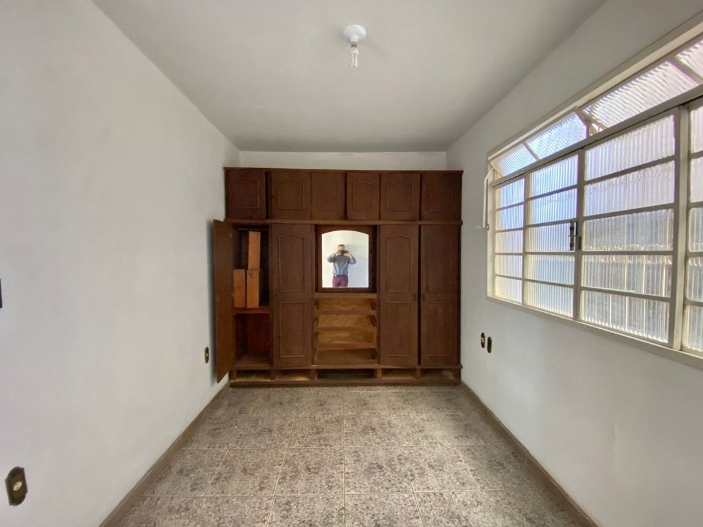 Imagem Casa com 2 Quartos à Venda, 110 m² em Planalto - Belo Horizonte
