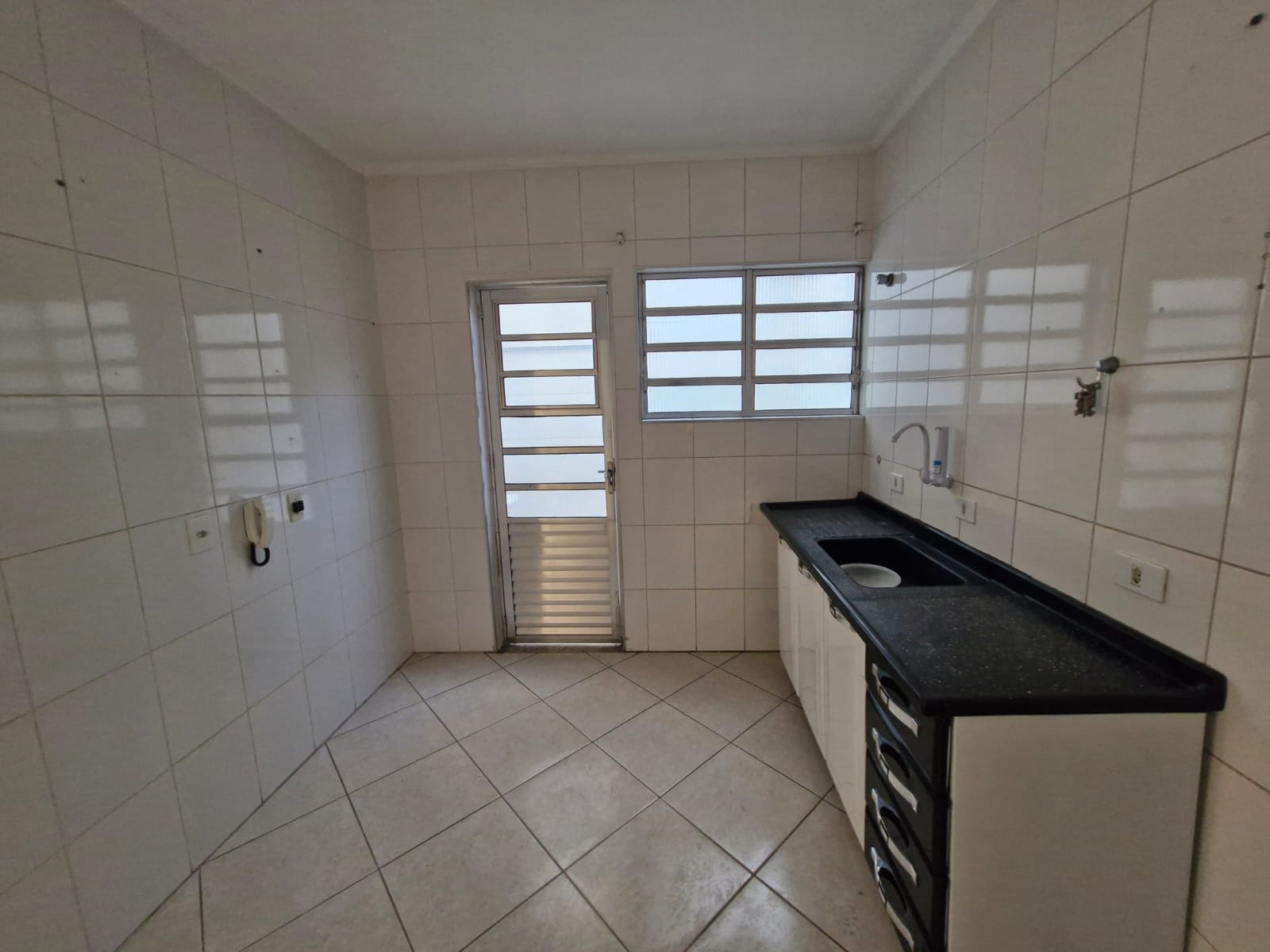 Imagem Casa de Condomínio com 2 Quartos à Venda, 82 m²em Vila Zat - São Paulo