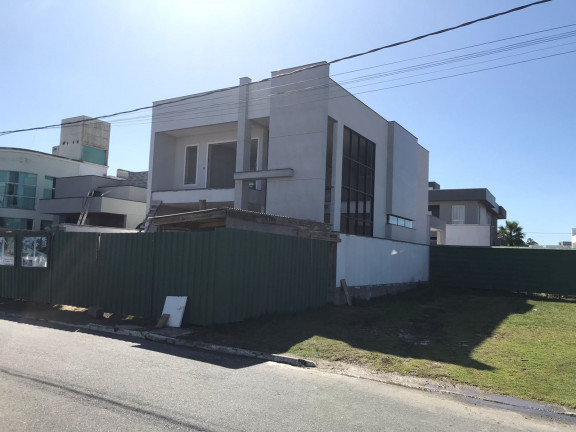 Imagem Casa com 4 Quartos à Venda, 170 m² em Areias - Camboriú Imagem Casa com 4 Quartos à Venda, 170 m² em Areias - Camboriú