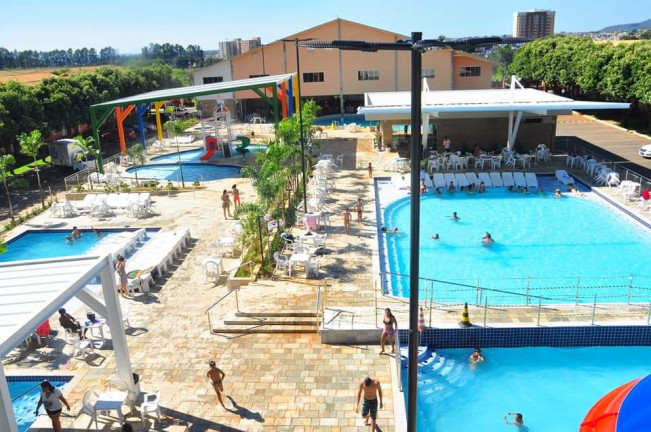 Imagem Flat com 1 Quarto para Temporada, 39 m² em Chácara Roma - Caldas Novas