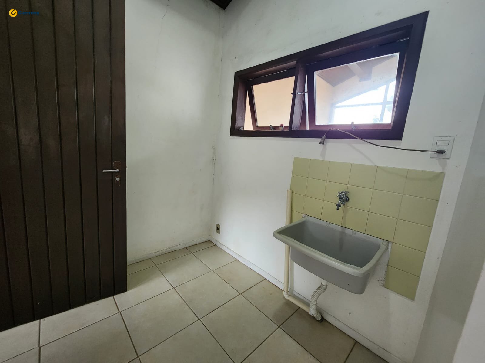 Imagem Casa com 3 Quartos à Venda, 190 m² em Trindade - Florianópolis