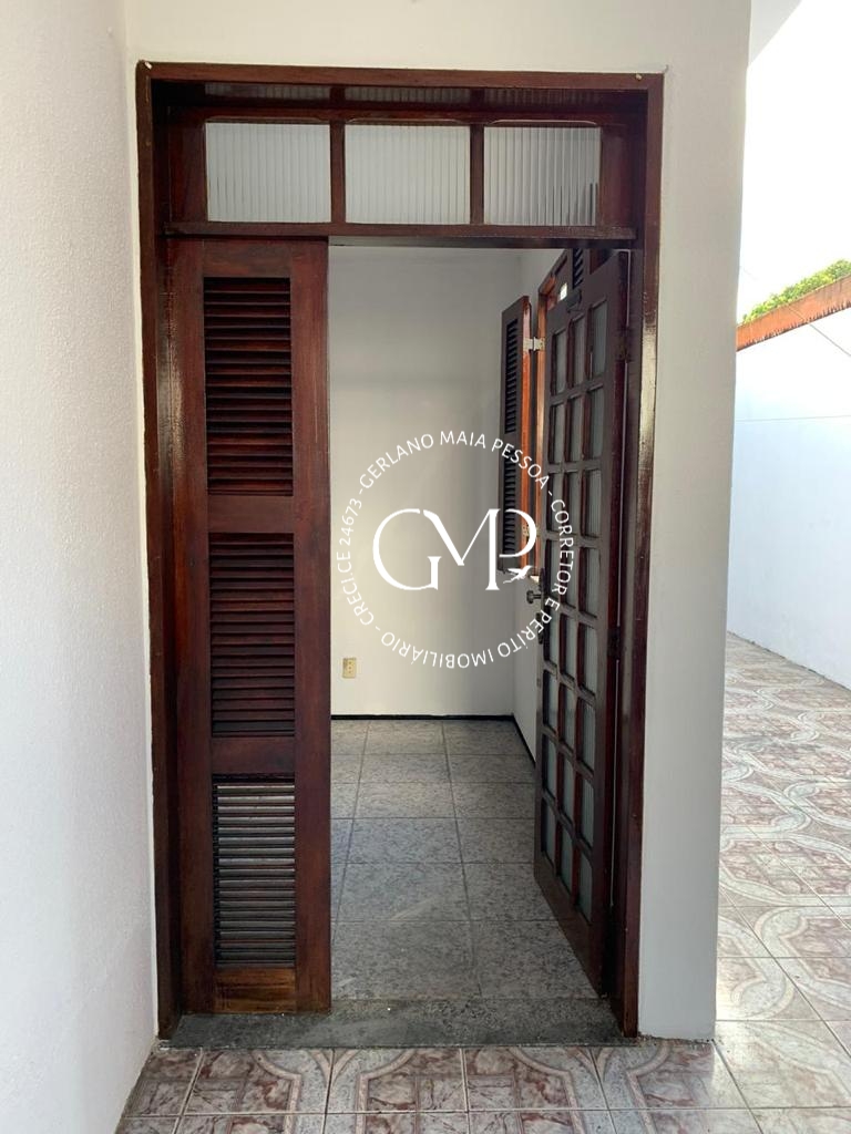 Imagem Casa com 5 Quartos à Venda, 360 m²em Monte Castelo - Fortaleza Imagem Casa com 5 Quartos à Venda, 360 m²em Monte Castelo - Fortaleza