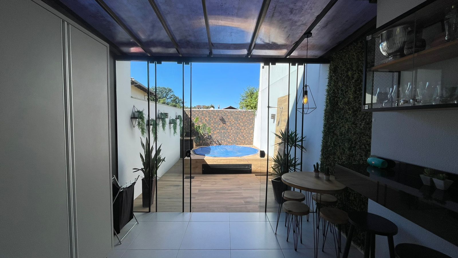 Imagem Sobrado com 2 Quartos à Venda, 84 m²em Guanabara - Joinville