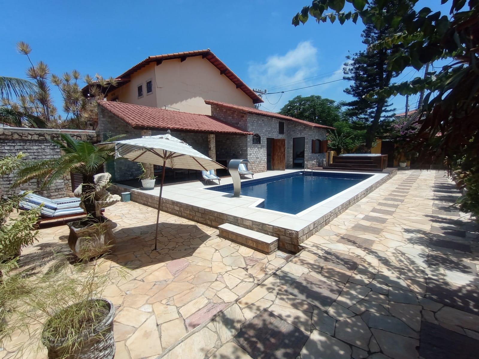 Imagem Casa com 4 Quartos à Venda, 402 m² em Jardim Atlântico Central (Itaipuaçu) - Maricá