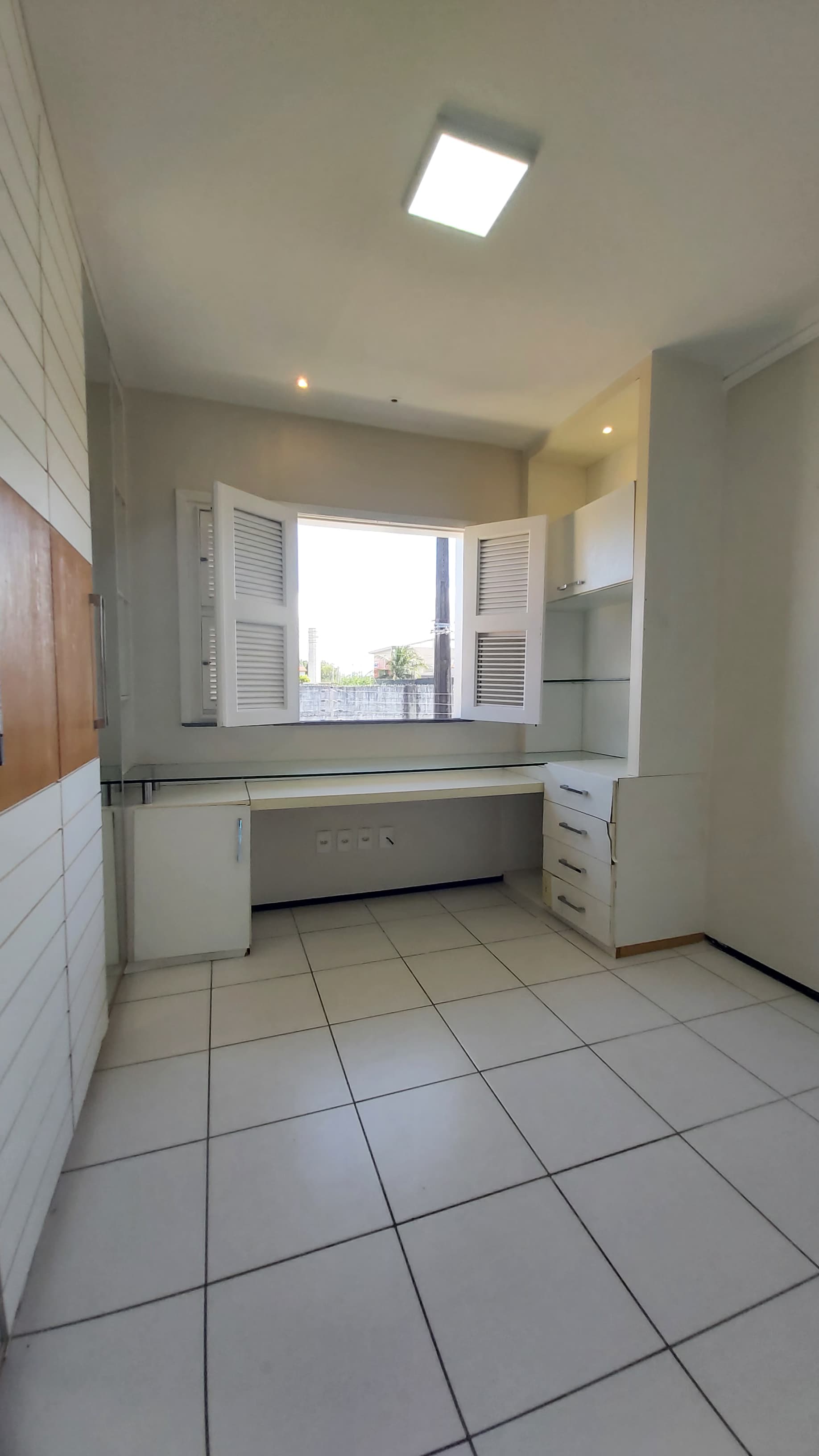 Imagem Casa de Condomínio com 3 Quartos à Venda, 131 m² em Engenheiro Luciano Cavalcante - Fortaleza Imagem Casa de Condomínio com 3 Quartos à Venda, 131 m² em Engenheiro Luciano Cavalcante - Fortaleza